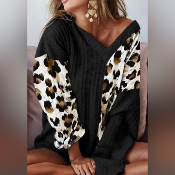 Leopard and Black vneck - Picture 6 of 6